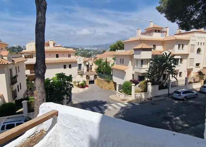 Large 1 Bedroom Apartment Close To Puerto Banus